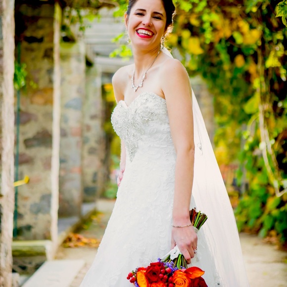 House of Wu Private Collection Dresses & Skirts - Custom Made House of Wu A-Line Sweetheart Strapless Lace Wedding Gown Size 8